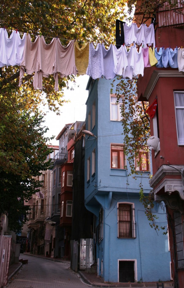 Istanbul Fatih colorful houses by Locspics